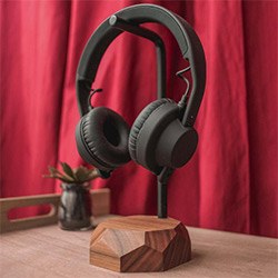 Creative Gift Ideas For 30 Year Old Men Headphones Stand